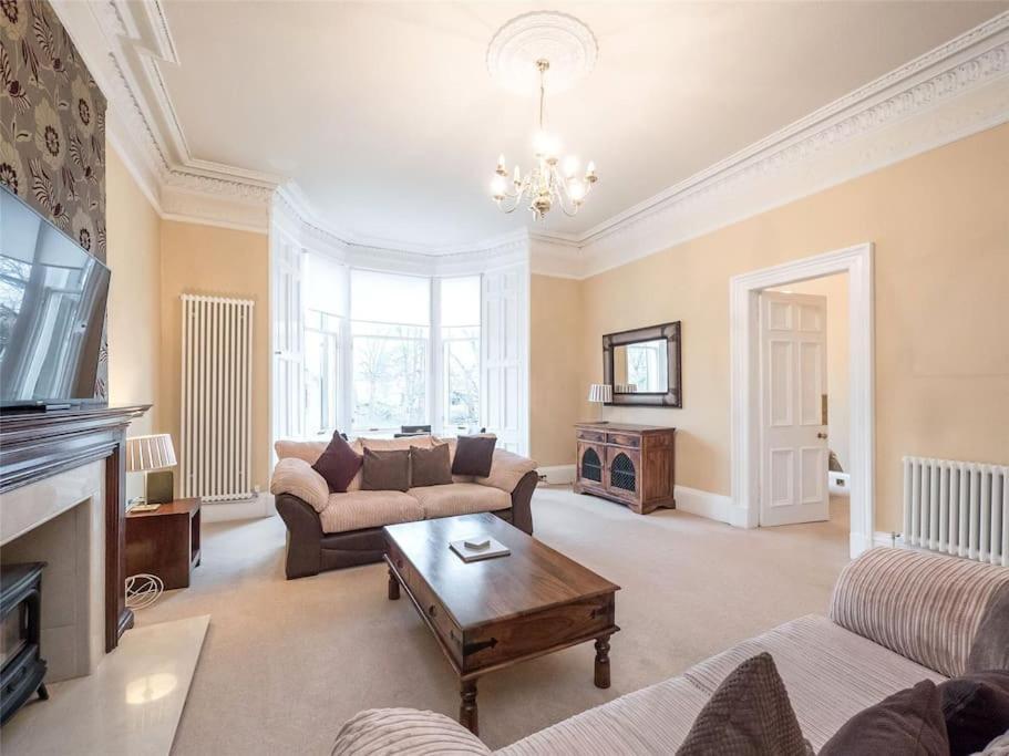 Beautiful & Bright 2 Bed Flat Murrayfield Единбург Екстер'єр фото
